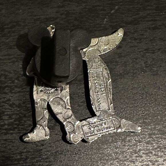 Disneyland Resort Hidden Mickey D Icon Peter Pan Disney Pin Orange Green 2020 - Picture 2 of 5